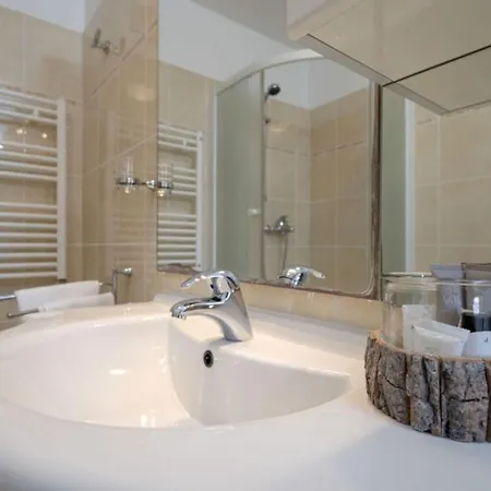 Ena * فربوسكا