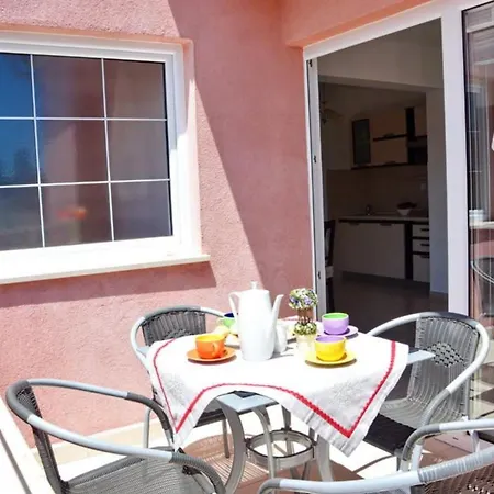 Ena * فربوسكا