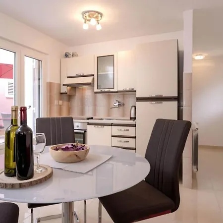 Ena Apartment