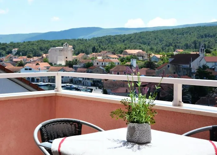 Apartment Ena Vrboska