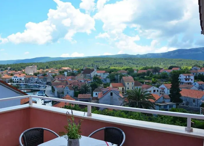 Apartment Ena Vrboska
