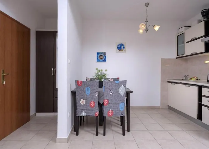 Apartment Ena Vrboska