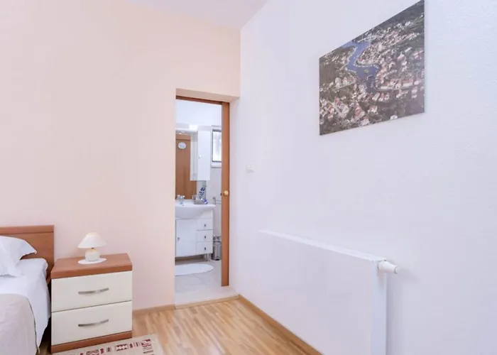 Ena Apartment *